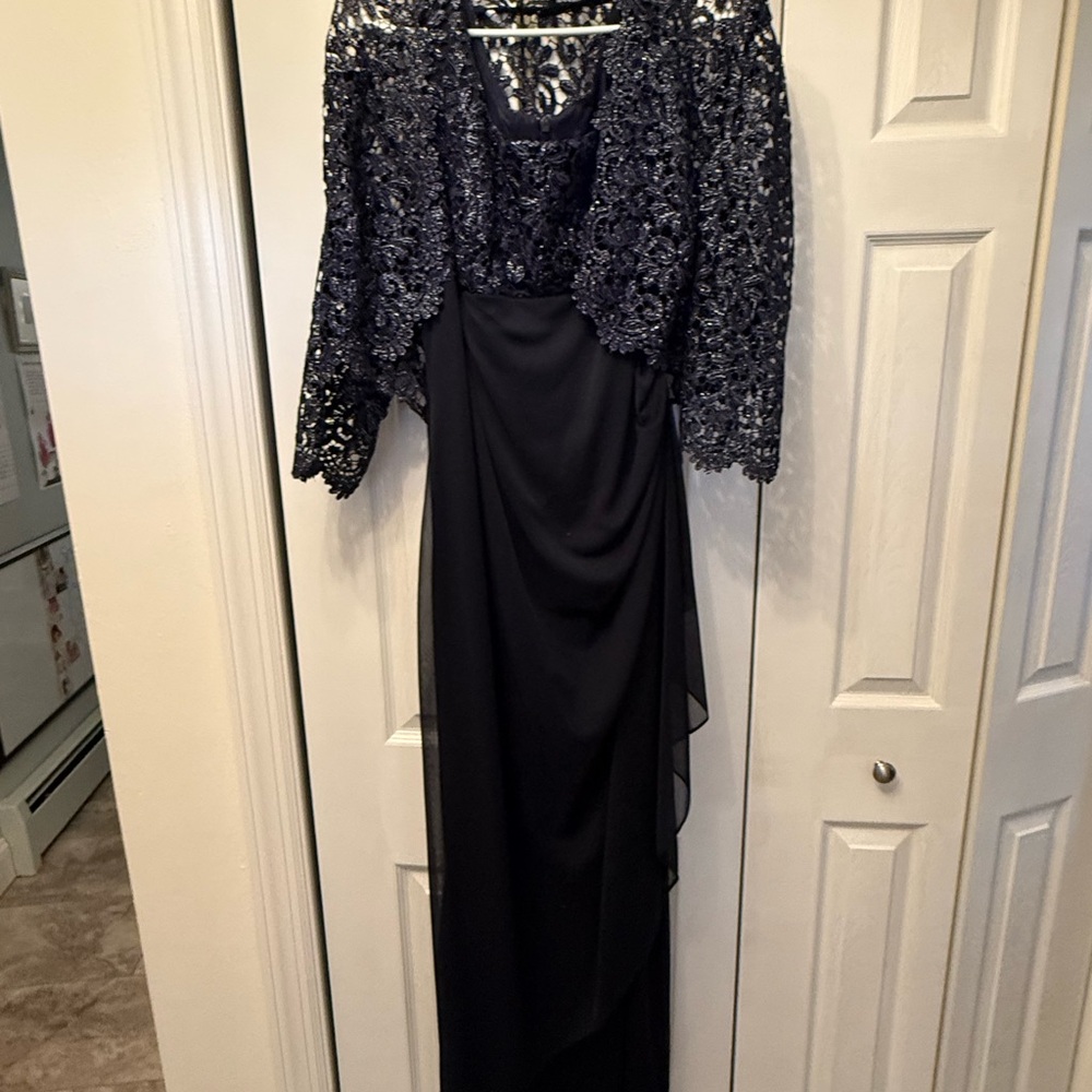Elegant Navy Lace Evening Gown
